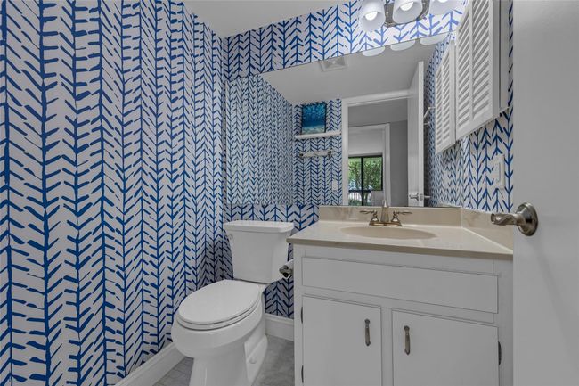 Half bathroom | Image 10