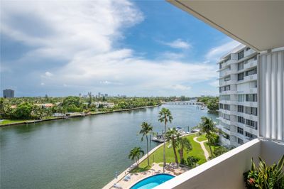 Panoramic views towards downtown, Miami Beach, and the iconic Indian Creek bridge. | Image 2