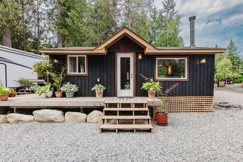 8048 Wildwood Rd, Halfmoon Bay, BC, V7Z1A8 | Card Image