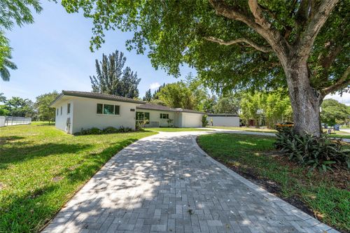3140 Calle Largo Dr, Hollywood, FL, 33021-7033 | Card Image