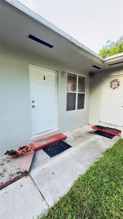 apt-3-16021 Ne 18th Pl, North Miami Beach, FL, 33162-5755 | Card Image