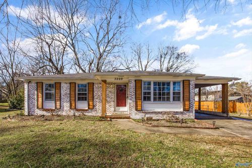 3209 Harvey St Nw, Huntsville, AL, 35810-3216 | Card Image