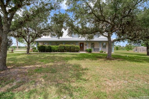 210 Tolle Rd, Cibolo, TX, 78108-3712 | Card Image