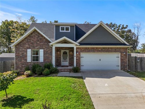 16 Francis Ln, Bella Vista, AR, 72715-6084 | Card Image