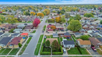 7801 Linder Avenue, House other with 2 bedrooms, 1 bathrooms and 2 parking in Burbank IL | Image 3