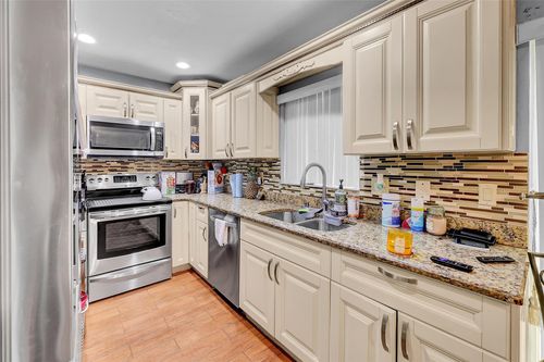 2333 Sw 87th Ter, Miramar, FL, 33025-2017 | Card Image