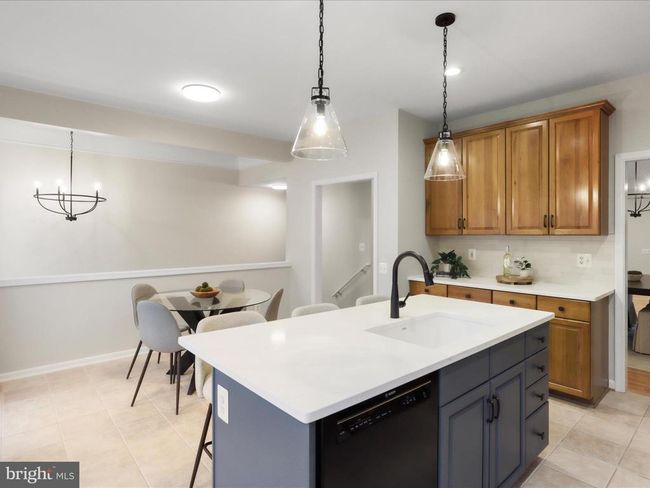 9332 Branch Side Ln, Townhouse with 4 bedrooms, 4 bathrooms and null parking in FAIRFAX VA | Image 9
