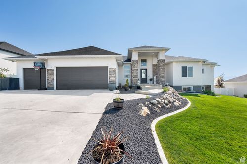 1222 E 300 S, Smithfield, UT, 84335-6815 | Card Image