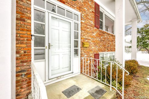 23 Scenic Dr, Suffern, NY, 10901-1735 | Card Image