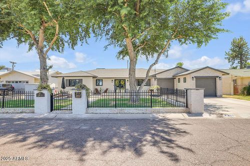 4215 E Flower St, Phoenix, AZ, 85018-6435 | Card Image