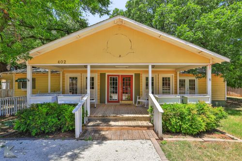 a-402 North St, Buffalo Gap, TX, 79508-2138 | Card Image