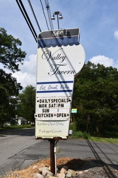 5604 Berkshire Valley Rd, Oak Ridge, NJ, 07438-9768 | Card Image