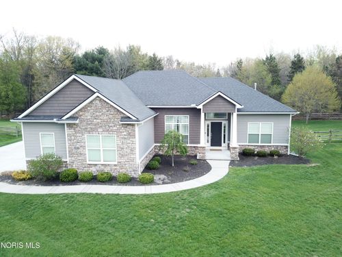 8320 Sycamore Woods Ln, Holland, OH, 43528-7003 | Card Image