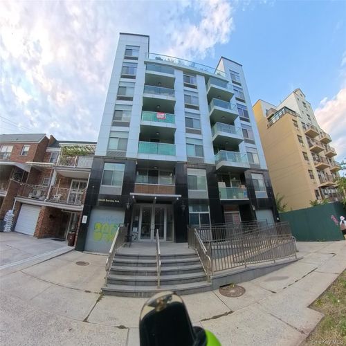 3c-144-69 Barclay Ave, Flushing, NY, 11355-1543 | Card Image