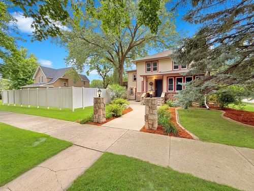 101 S 5th St, Montevideo, MN, 56265-1911 | Card Image