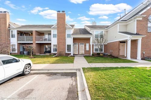 16832 Glenmoor Blvd, Macomb, MI, 48044-5214 | Card Image