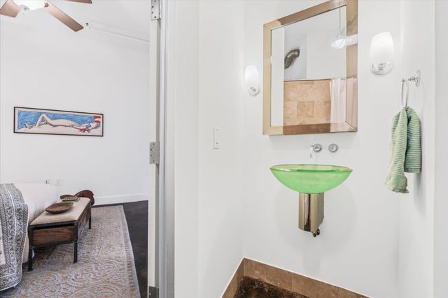 Bathroom sink | Image 21