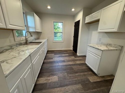 1393 W Stanley Rd, Mount Morris, MI, 48458-2301 | Card Image