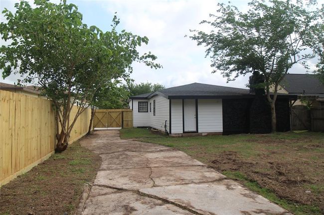 Long long driveway! | Image 35