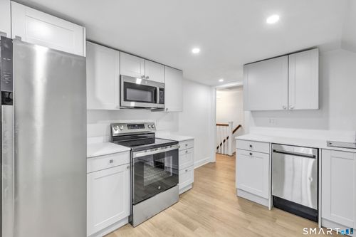 315 Main St, Westport, CT, 06880-2441 | Card Image