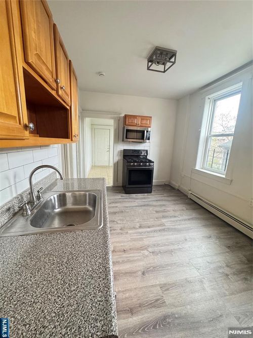 178 Howe Avenue, Passaic, NJ, 07055 | Card Image