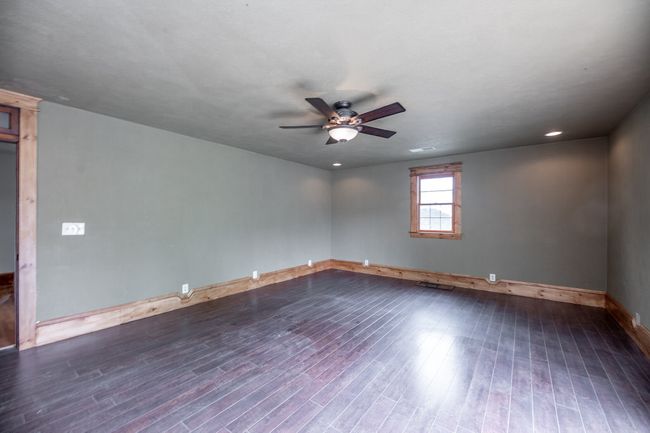 307 N Logan St, House other with 3 bedrooms, 2 bathrooms and 2 parking in Deer Creek IL | Image 24