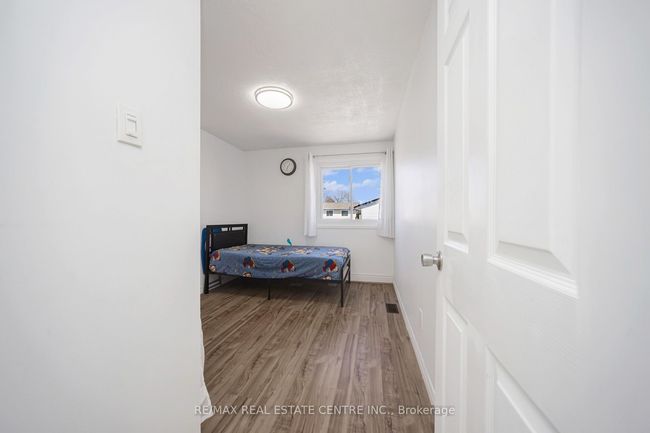 24 Jackman Dr, House other with 5 bedrooms, 2 bathrooms and 5 parking in Brampton ON | Image 16
