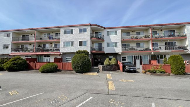 302 - 3043 270 Street, Condo with 3 bedrooms, 1 bathrooms and 1 parking in Langley BC | Image 2