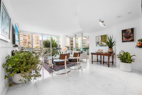 408-1331 Brickell Bay Dr, Miami, FL, 33131-3610 | Card Image
