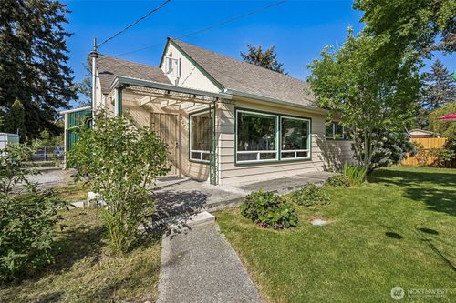 2207 E George Street, Tacoma, WA, 98404 | Card Image