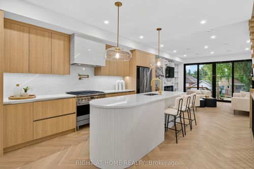 15A Rosemeade Ave, Toronto, ON, M8Y3A2 | Card Image