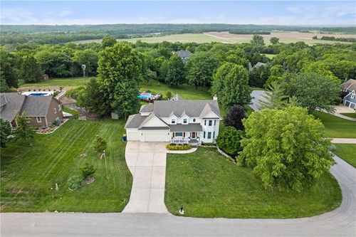 30602 W 84th Cir, De Soto, KS, 66018-9184 | Card Image