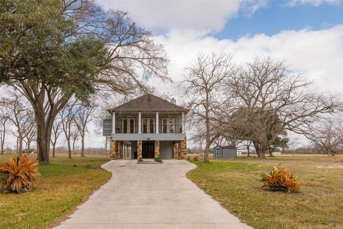 322 Lake Placid Dr, Seguin, TX, 78155-6624 | Card Image