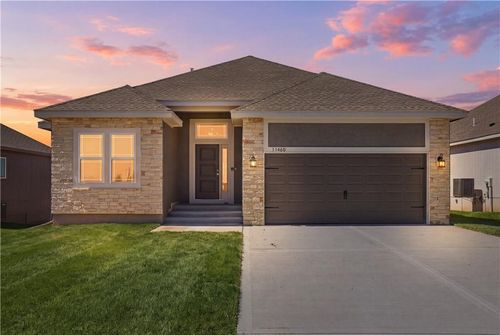 11460 N Auburndale Cir, Kansas City, MO, 64157-8736 | Card Image