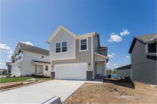 1433 Se Vantage Point Dr, Lee's Summit, MO, 64002 | Card Image