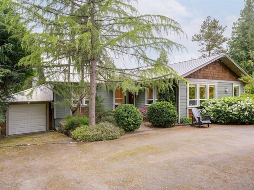 5148 Santa Clara Ave, Saanich, BC, V8Y1W4 | Card Image
