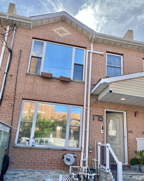 175 beach Beach 29th St, Far Rockaway, NY, 11691-2038 | Card Image