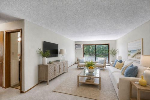 320-4 Pine Tree Dr, Arden Hills, MN, 55112-3779 | Card Image