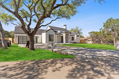 4 Canyon Cir, Wimberley, TX, 78676-3301 | Card Image
