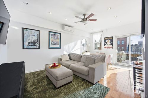 31-73 41st St, Astoria, NY, 11103-3901 | Card Image