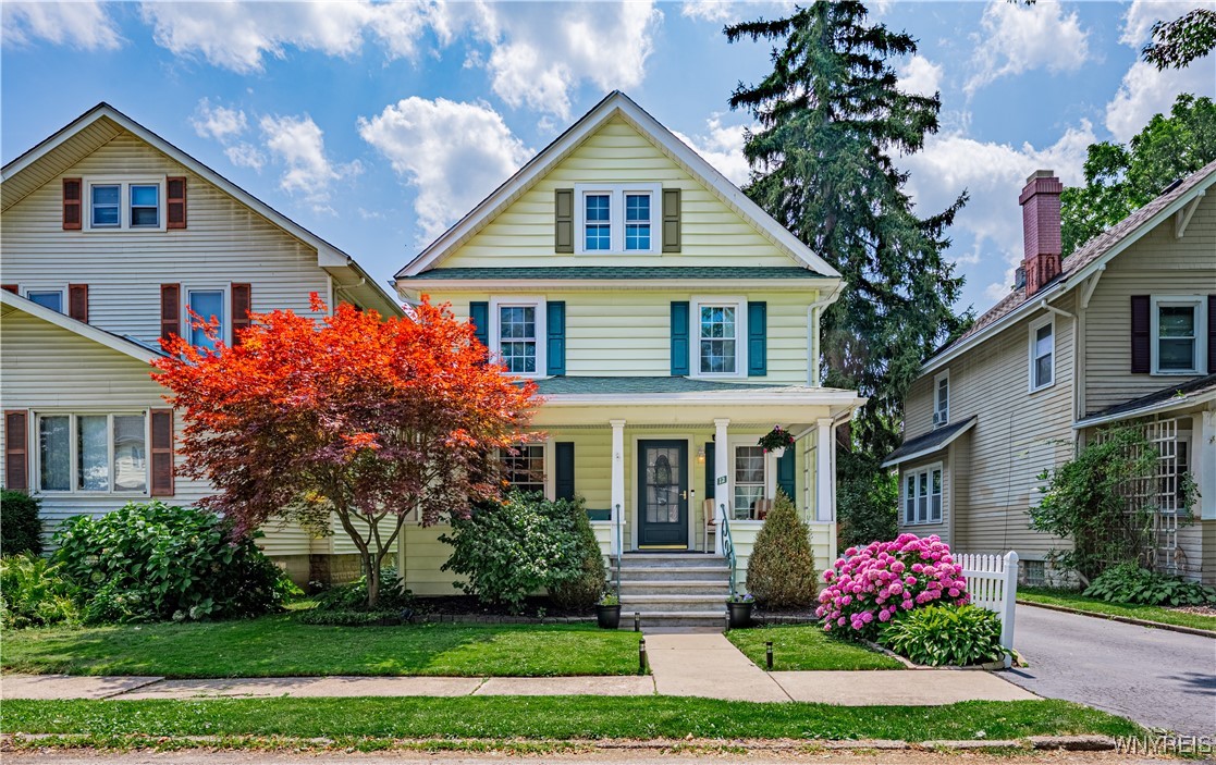 Regent St, Lockport, NY 14094