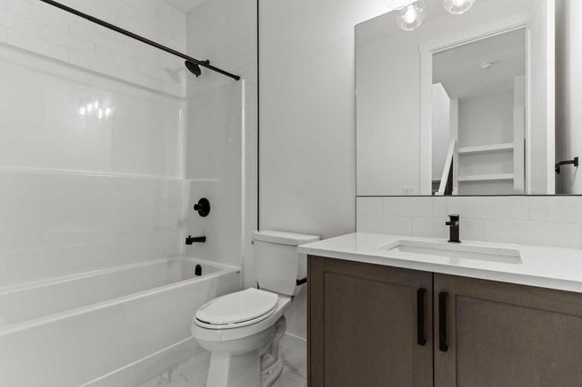 271 Kinniburgh Loop, House other with 4 bedrooms, 3 bathrooms and 4 parking in Chestermere AB | Image 6