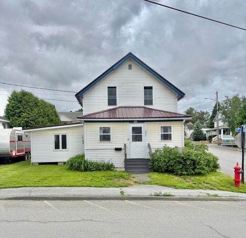 353 Saint Thomas St, Madawaska, ME, 04756-1133 | Card Image
