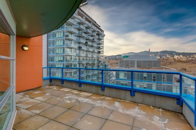1002 - 205 Riverfront Avenue Sw, Home with 2 bedrooms, 2 bathrooms and 2 parking in Calgary AB | Image 30