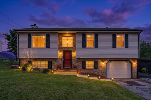 1104 Christy Cir, Salem, VA, 24153-5982 | Card Image