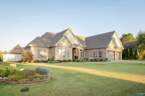 282 Plantation Springs Dr, Florence, AL, 35630-8920 | Card Image