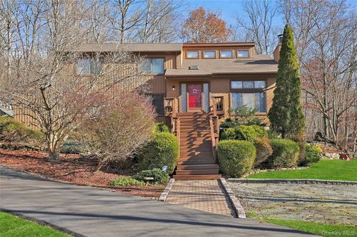 31 Powder Horn Rd, Cortlandt Mnr, NY, 10567-6223 | Card Image