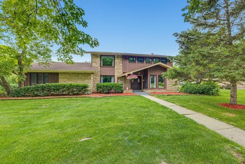 5050 Spruce Ct, Greendale, WI, 53129-2912 | Card Image