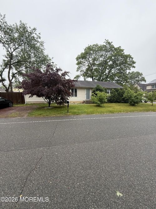 49 Elm St, Beachwood, NJ, 08722-3401 | Card Image