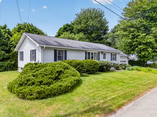 15 Owens St, Lewiston, ME, 04240-4767 | Card Image